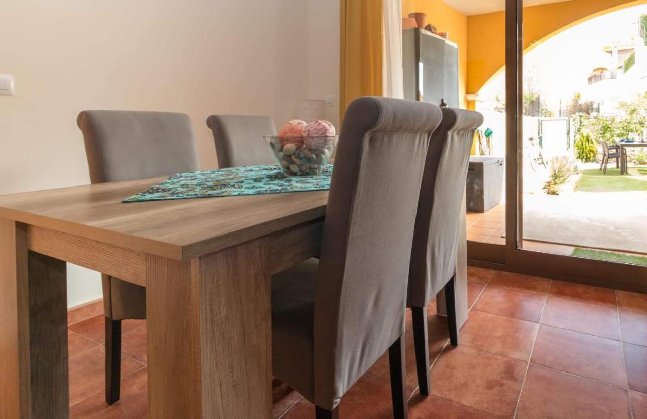 Apartamento Con Hermoso Jardin Y Ac Isla Plana Ngoại thất bức ảnh