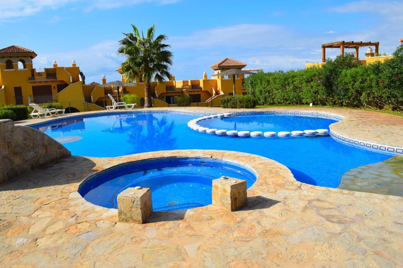 Apartamento Con Hermoso Jardin Y Ac Isla Plana Ngoại thất bức ảnh